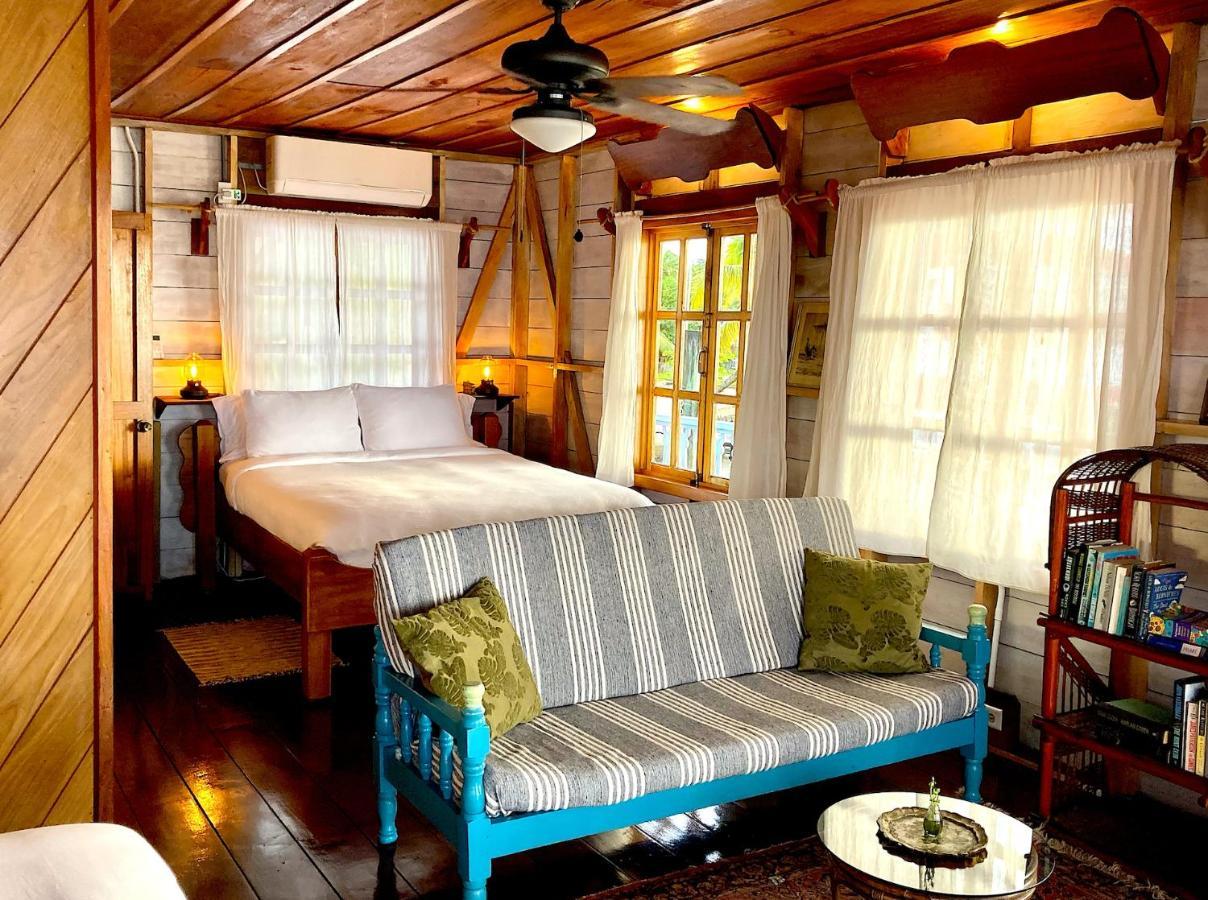 Casa Acuario Boutique Hotel Bocas del Toro Exterior photo